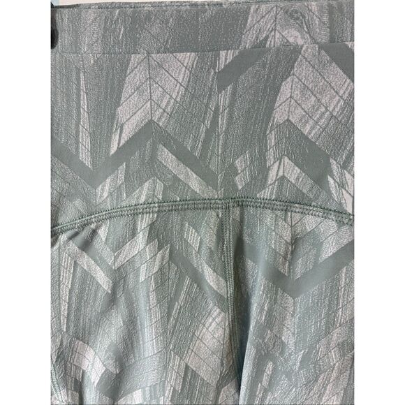 Lululemon NWT Swift Speed High Rise Short 8’ In Teal Size 4 - Picture 2 of 8
